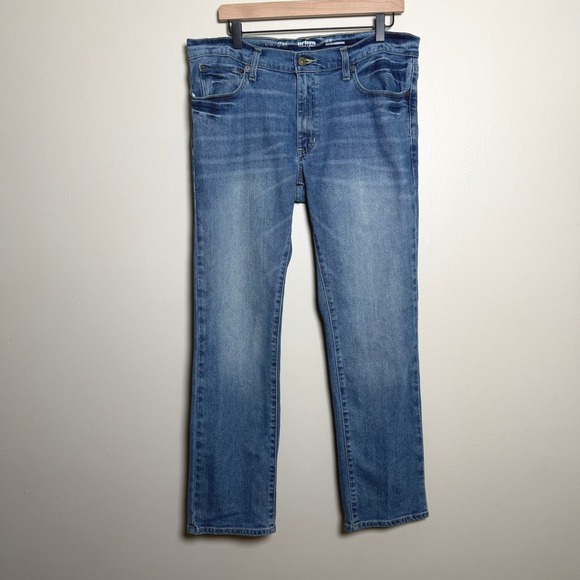 urban pipeline Other - Urban Pipeline Mens Straight Leg Ultimate Flex Blue Jeans 33x30 Medium Wash
